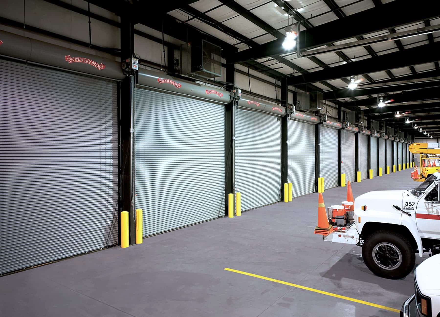 Réparation de portes de garage à Jackson MS - Rollng Steel Doors OverheaD Door Company Commercial InDustrial